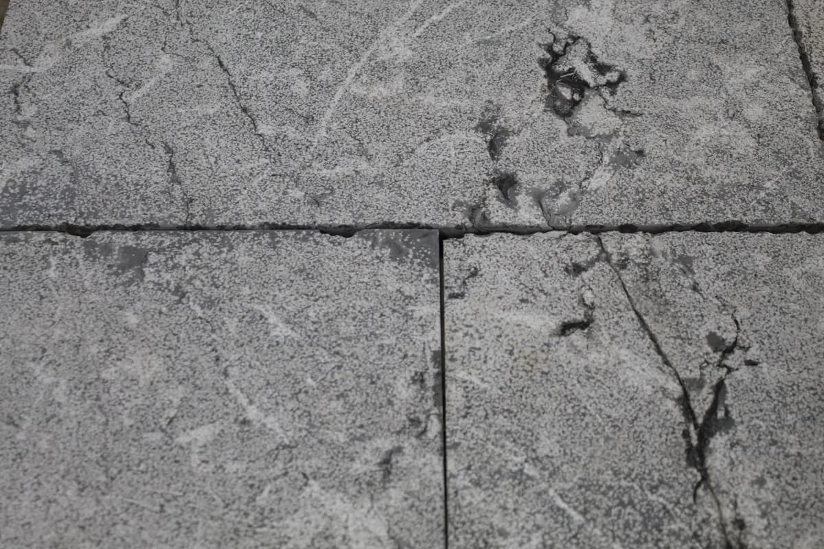 Montain Grey Castle — Montain Grey with Castle surface finish, image 1 of 5